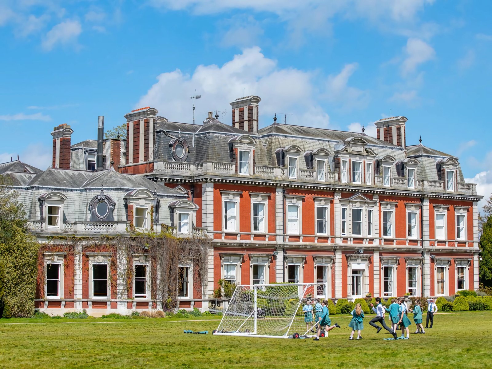 Tring Park School for the Performing Arts